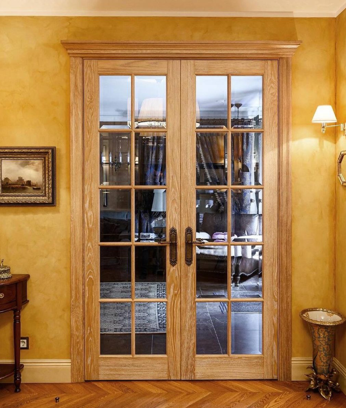 Big wooden doors in Dubai